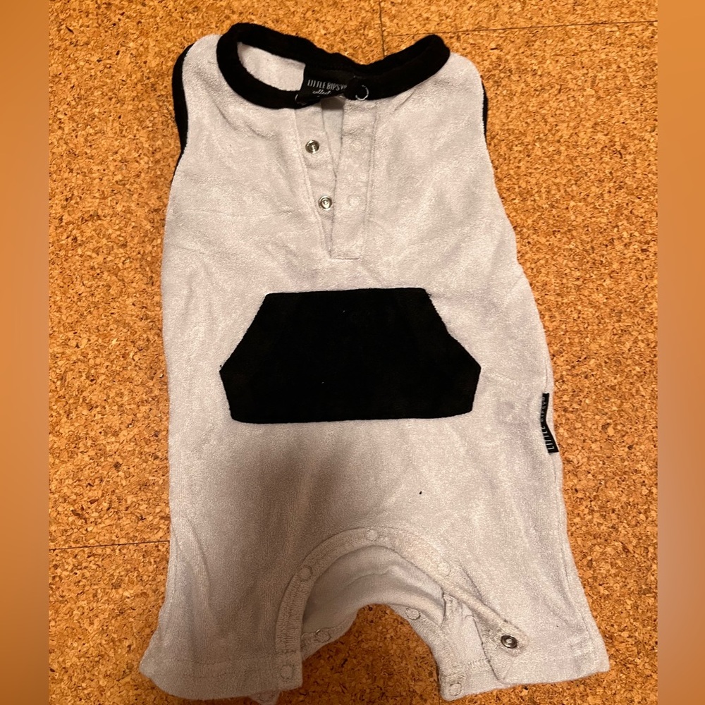 Terry cloth romper onesie 6-9 months